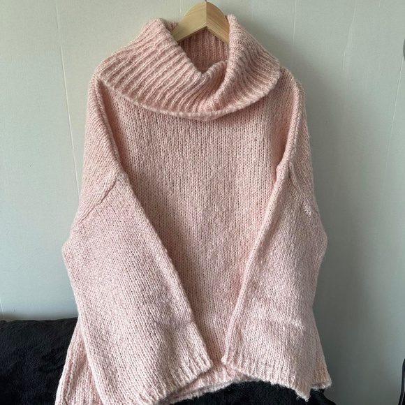 Pink cozy oversized knit sweater - Picture 3 of 5